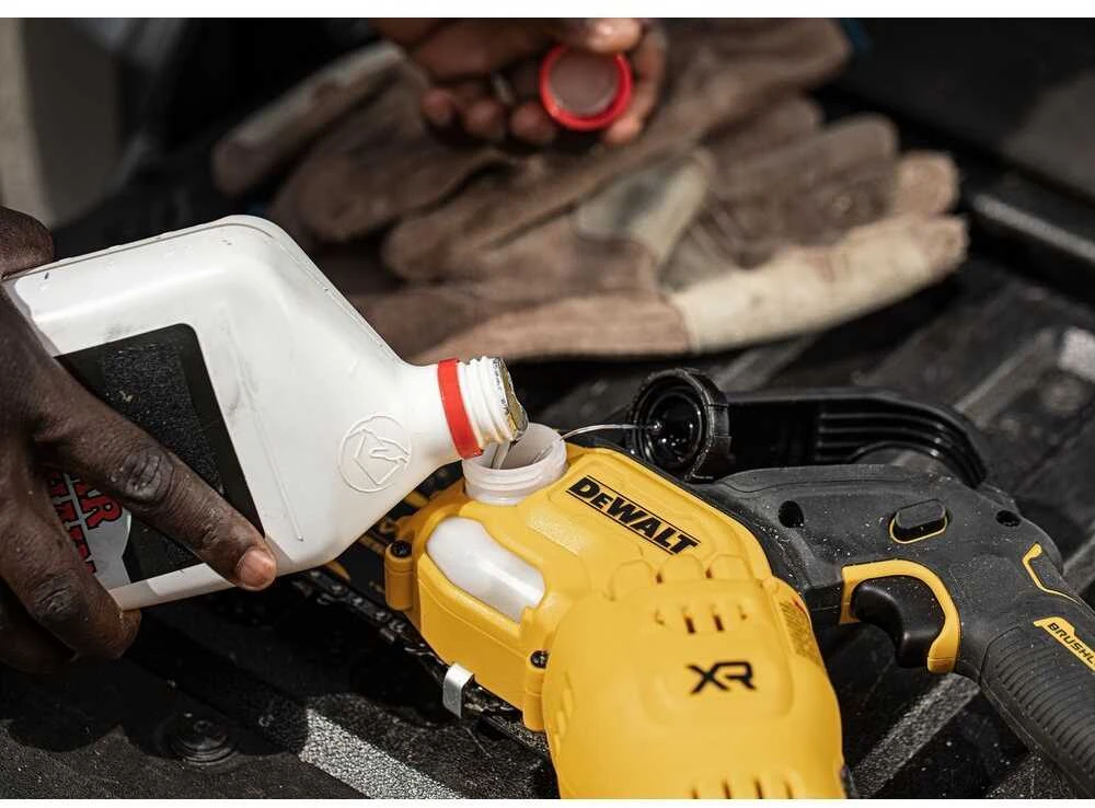 Šakų genėjimo grandininis pjūklas DeWalt DCMPS520P1-QW; 18 V; 1x5,0 Ah akum.