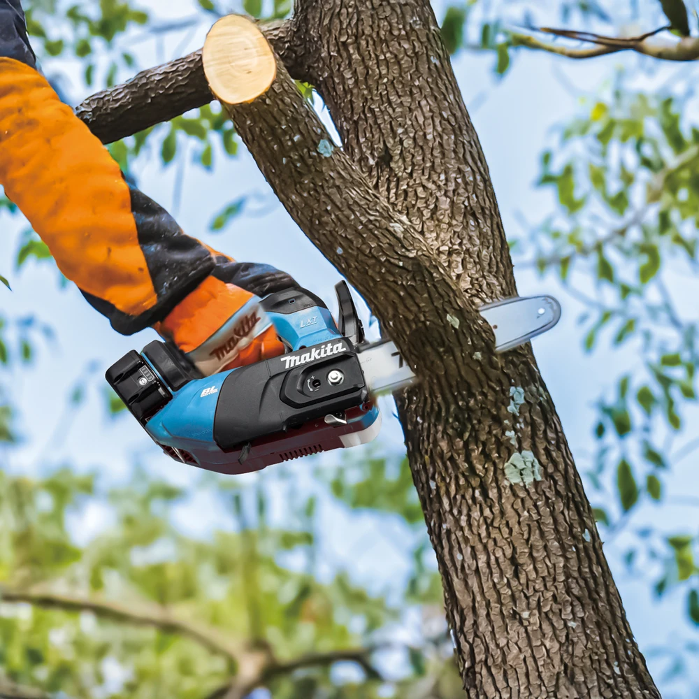 Makita DUC258Z Akumuliatorinis grandininis pjūklas, 18V, BL-motor, 250mm , 24 m/s, Be akumuliatorių ir kroviklio!