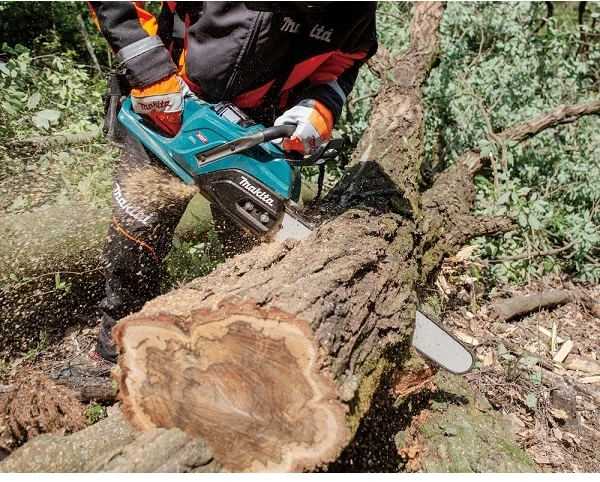 Grandininis pjūklas akumuliatorinė pilarka grandininis 40cm, 40V max XGT, Makita [UC030GZ01] + Dovana rękawice