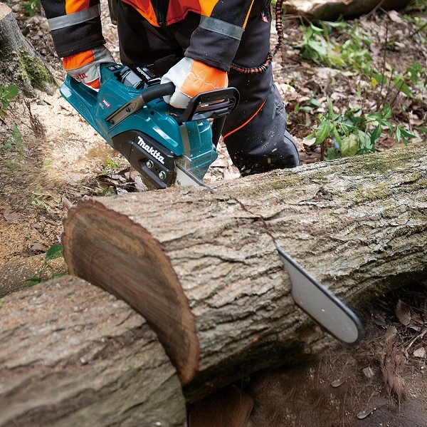 Grandininis pjūklas akumuliatorinė pilarka grandininis 40cm, 40V max XGT, Makita [UC030GZ01] + Dovana rękawice