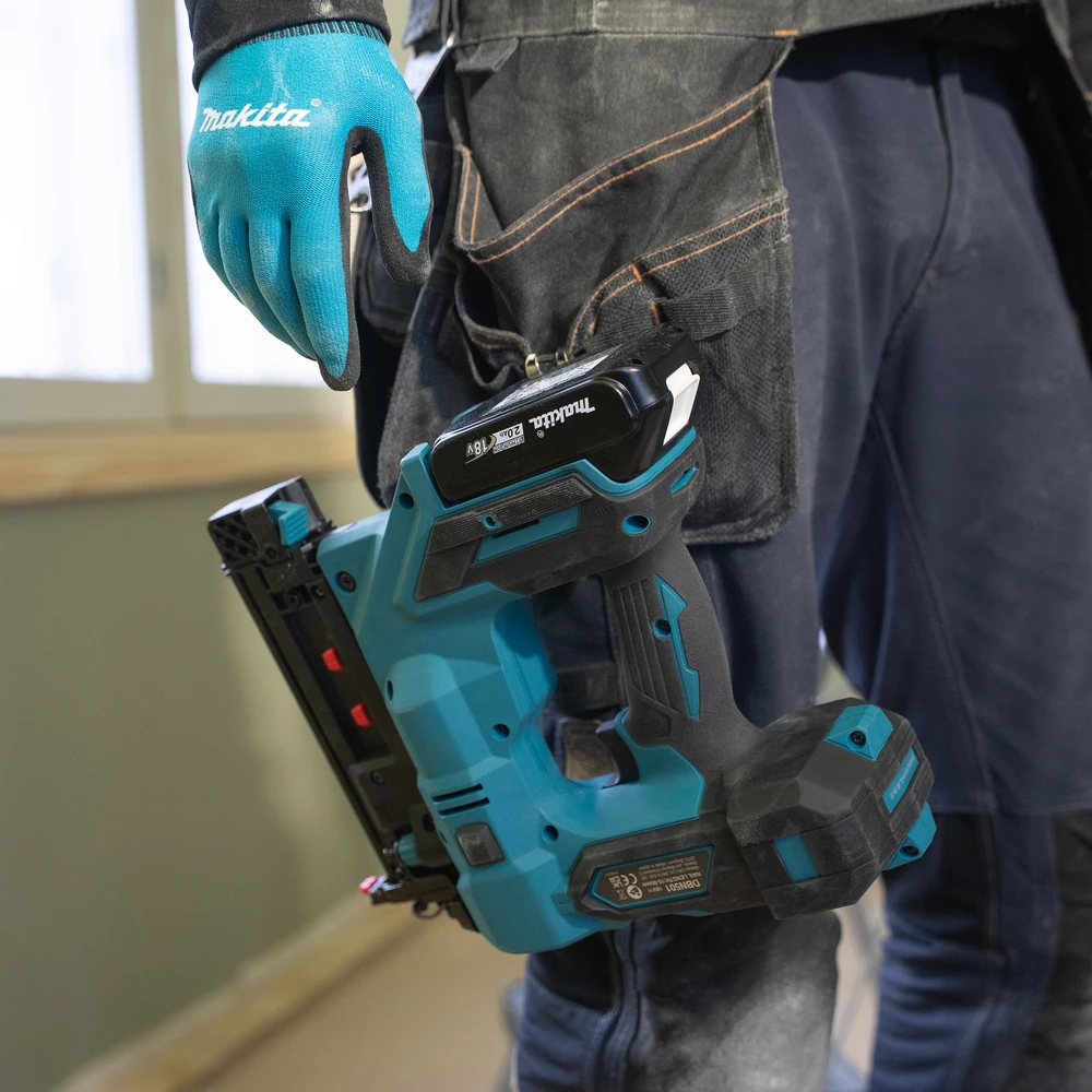 Makita DBN501ZJ Akumuliatorinis smeigiakalis LXT® 18V Li-Ion; BL-motor, 18 GA; ( 1,2mm ) 15-50mm, MAKPACK, Be akumuliatorių ir kroviklio!