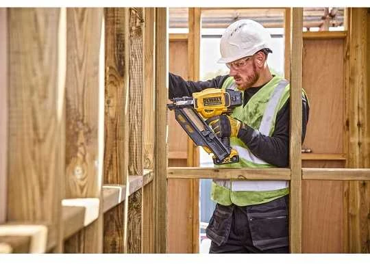Viniakalė DeWalt DCN930N-XJ; 18 V (be akumuliatoriaus ir pakrovėjo)