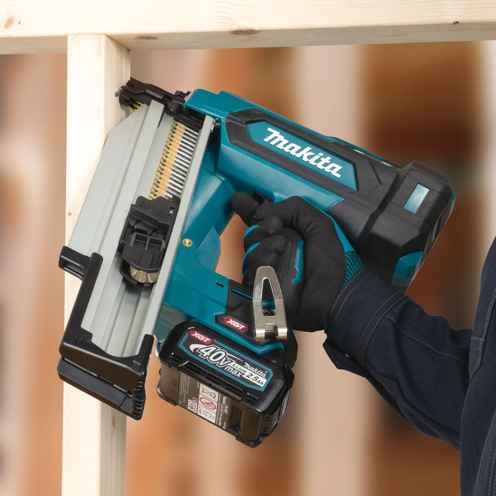 gwoździarka akumuliatorinė do gwoździ 50-90mm, 40V MAX, XGT, Makita [BN002GZ]