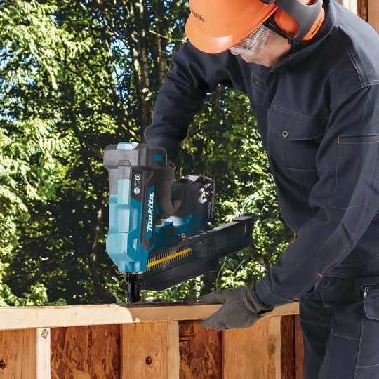 Akumuliatorinis vinių kalimo įrankis apvalioms vinims 50–90 mm, 18 V, Makita [DBN901RTE] 2 x 5,0 Ah, LXT