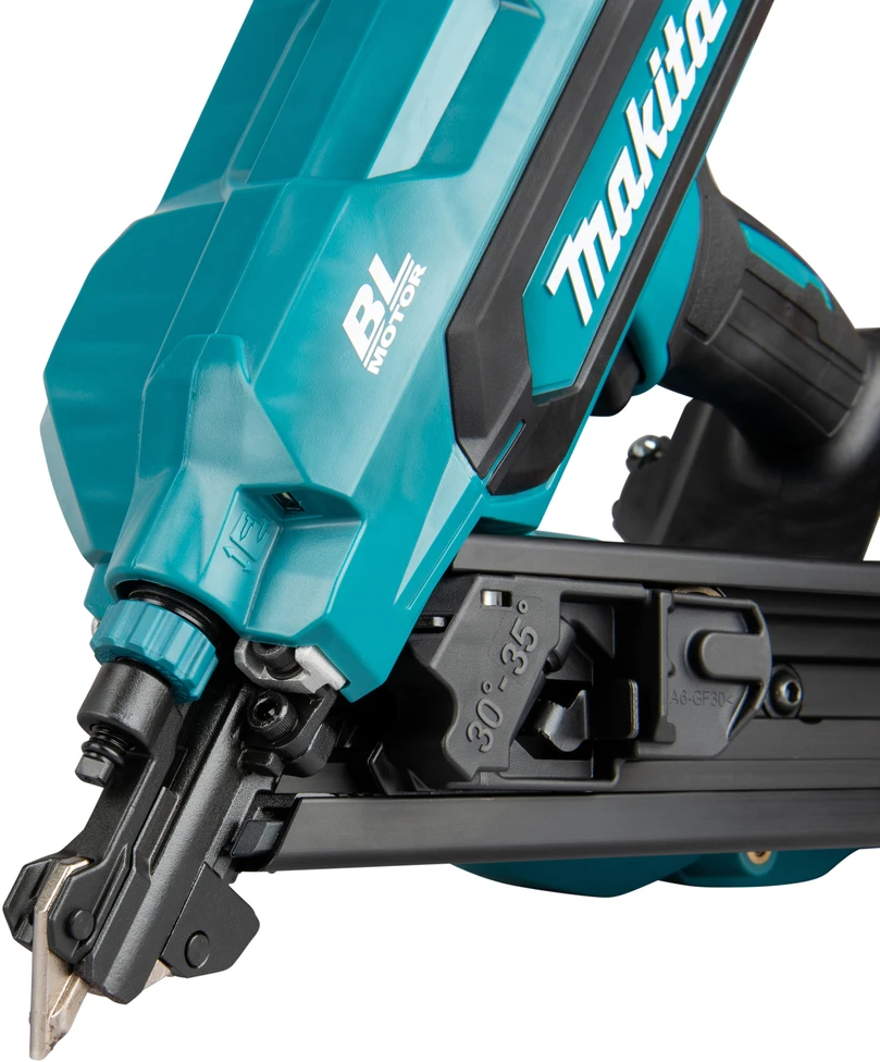 Akumuliatorinė vinių kalimo mašina apvaliagalvėms vinims 38-64mm, LXT, 18V, Makita [DBN640ZK]