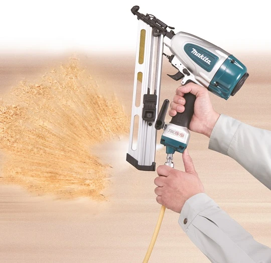 Pneumatinis vinių kalimo įrankis 32–64 mm vinims, Makita [AF635]