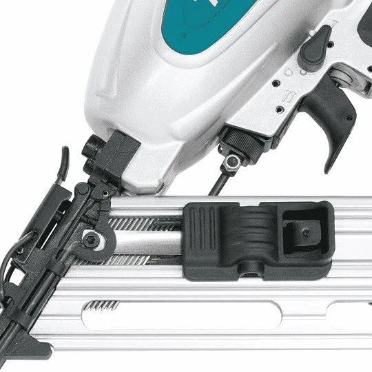 Pneumatinis vinių kalimo įrankis 32–64 mm vinims, Makita [AF635]