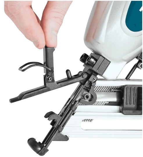 Pneumatinis vinių kalimo įrankis 32–64 mm vinims, Makita [AF635]