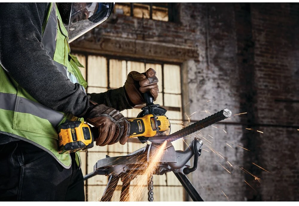 Akumuliatorinis kampinis šlifuoklis DeWalt DCG409VSX1T-QW; 18 V; 1x9,0 Ah akum.