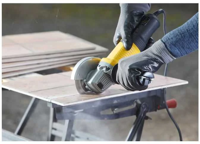 125 mm kampinis šlifuoklis, 850 W Stanley [FMEG220-QS] su švelniu paleidimu