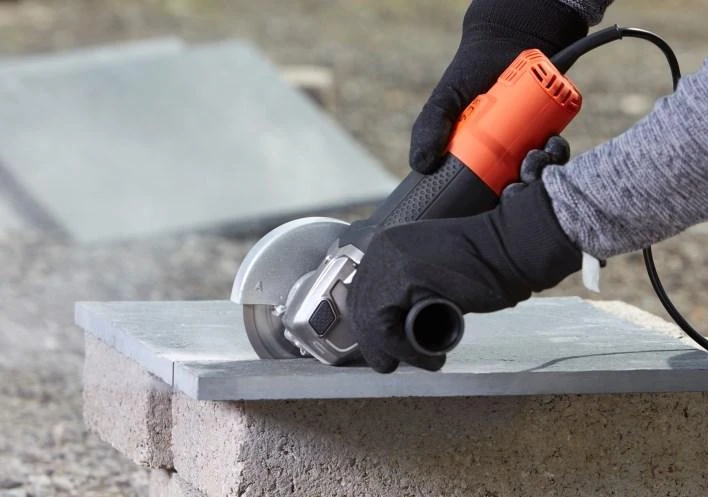 Black & Decker Juodas + DECKER 125 mm 800 W kampinis šlifuoklis BEG120-QS