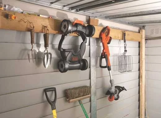 Akumuliatorinė žoliapjovė - trimeris Black & Decker Strimmer® STC1820CM, 18 V 2 Ah, 28 cm