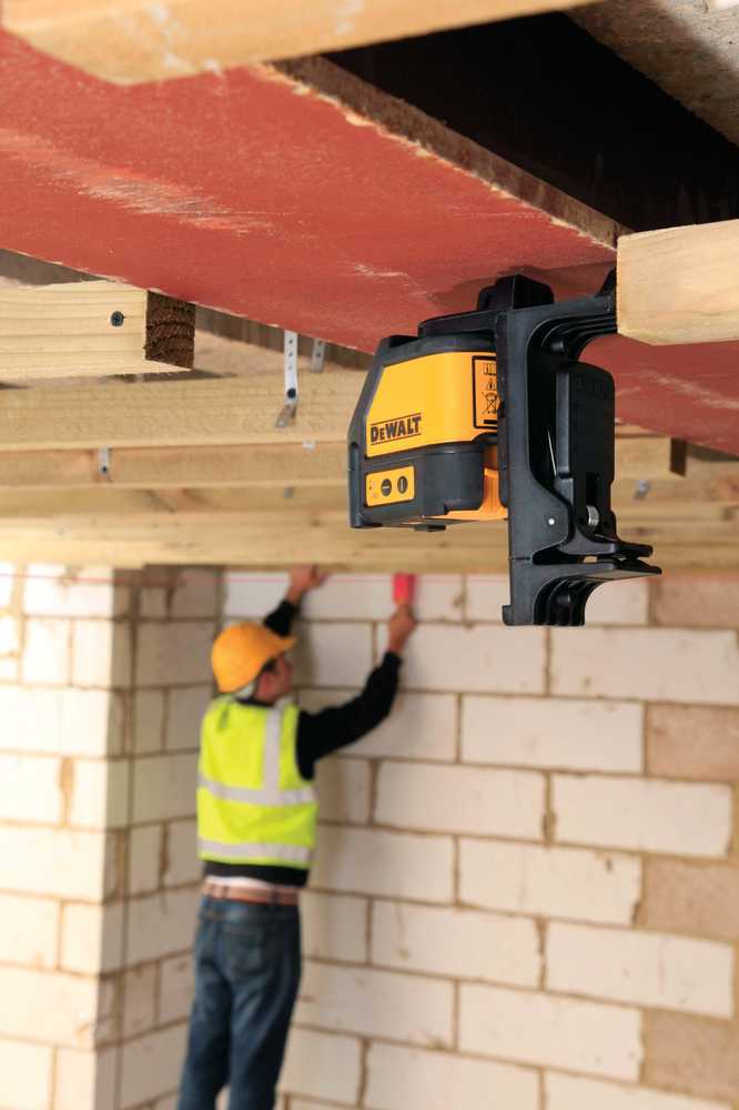 skersinės linijos lazerių rinkinys su žaliu spinduliu, 20 m DW088CG + nuotolio ieškiklis iki 30 m DWHT77100, DEWALT [DW0887100-1]