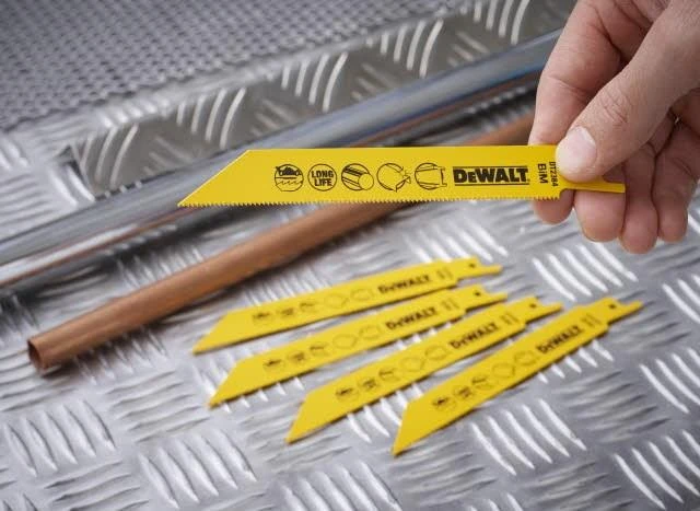 DEWALT BRZESZCZOT DO PIŁY SZABLASTEJ 152x1,4mm