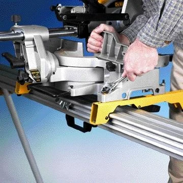DeWalt Skersinio pjovimo staklių darbastalio laikikliai DE7025, 2 vnt.