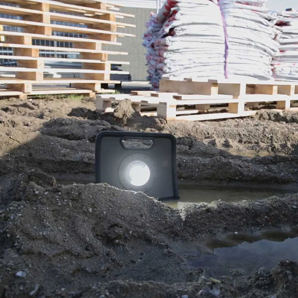 COB LED darbo lempa 4000 liumenų, NOVA 4K, SCANGRIP 03.5440 + trikojis 2m 03.5685 [49.0442]