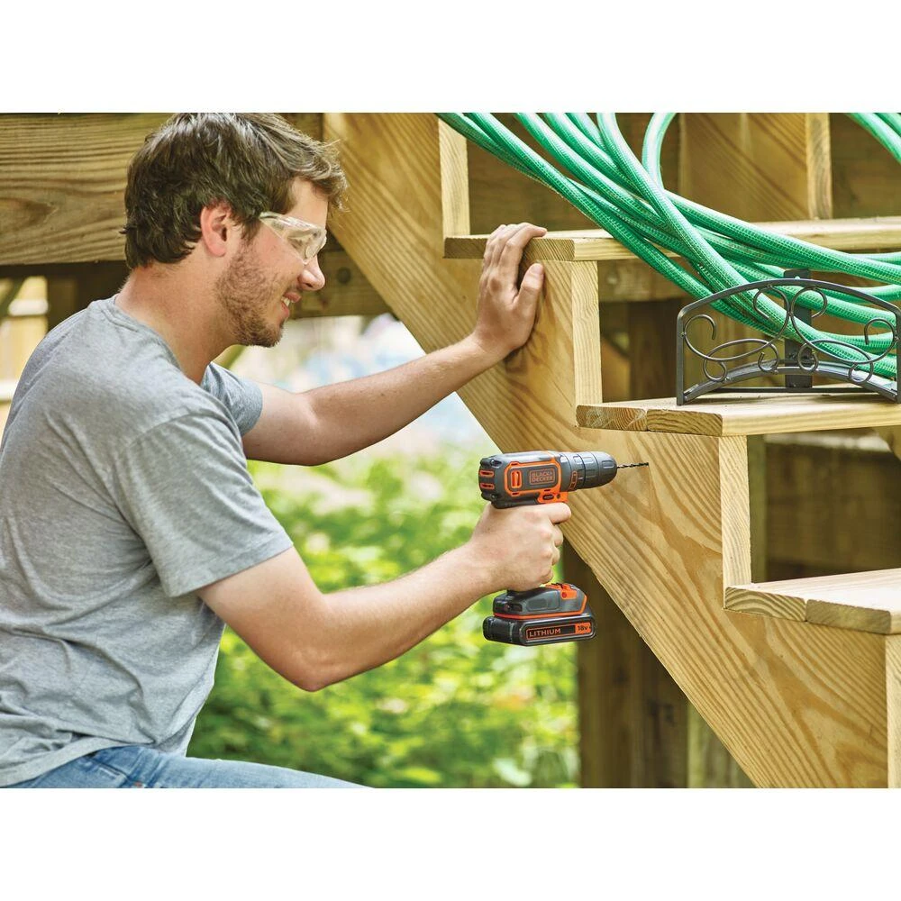 Black & Decker Juodas & Decker Smūginis suktuvas-gręžtuvas Juodas & Decker BDCDC18K-QW; 18 V; 1x1,5 Ah akum.