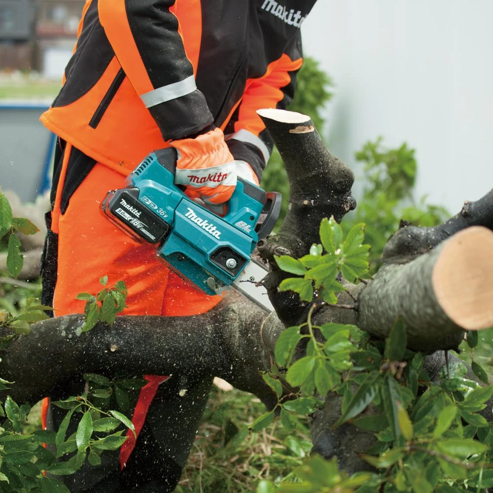 Grandininis pjūklas akumuliatorinė pjūklas grandininis 30cm, 2x18V Li-Ion XPT Makita [DUC306ZB] + Dovana rękawice