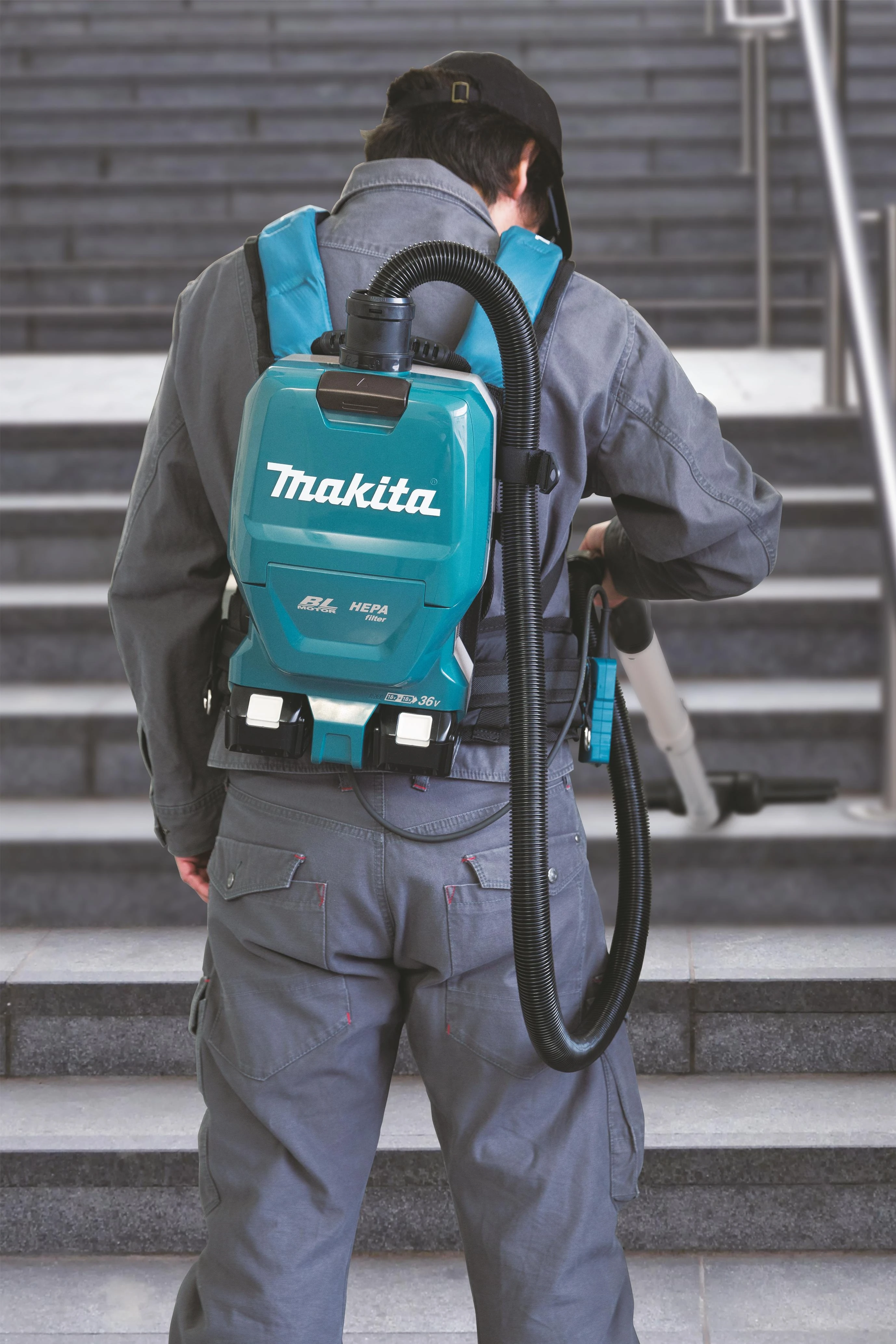Makita DVC261ZX11 akumuliatorinis (kuprinė) dulkių siurblys (be kroviklio ir be akumuliatorių)