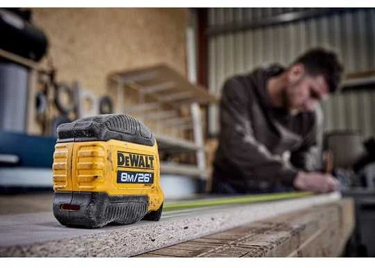 DEWALT MATUOKLĖ 8m/16ft PREMIUM 28mm