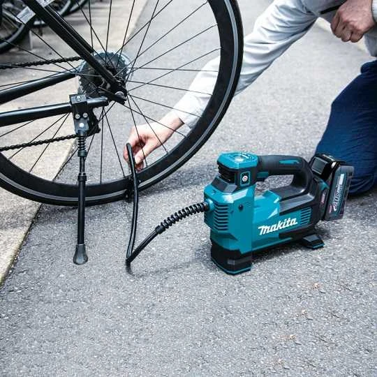 Makita MP001GZ Akumuliatorinis kompresorius 40V XGT, 11bar, 17l/min, Be akumuliatorių ir kroviklio!