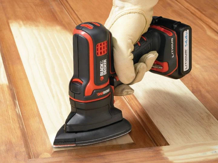 Black & Decker MULTIEVO šlifavimo galvutė dirbant su mediena