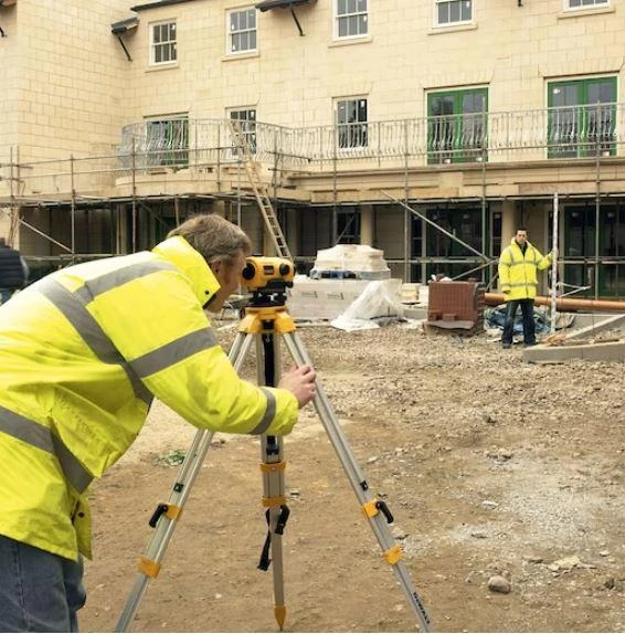 Optinis nivelyras DeWalt DW096PK-XJ + priedai