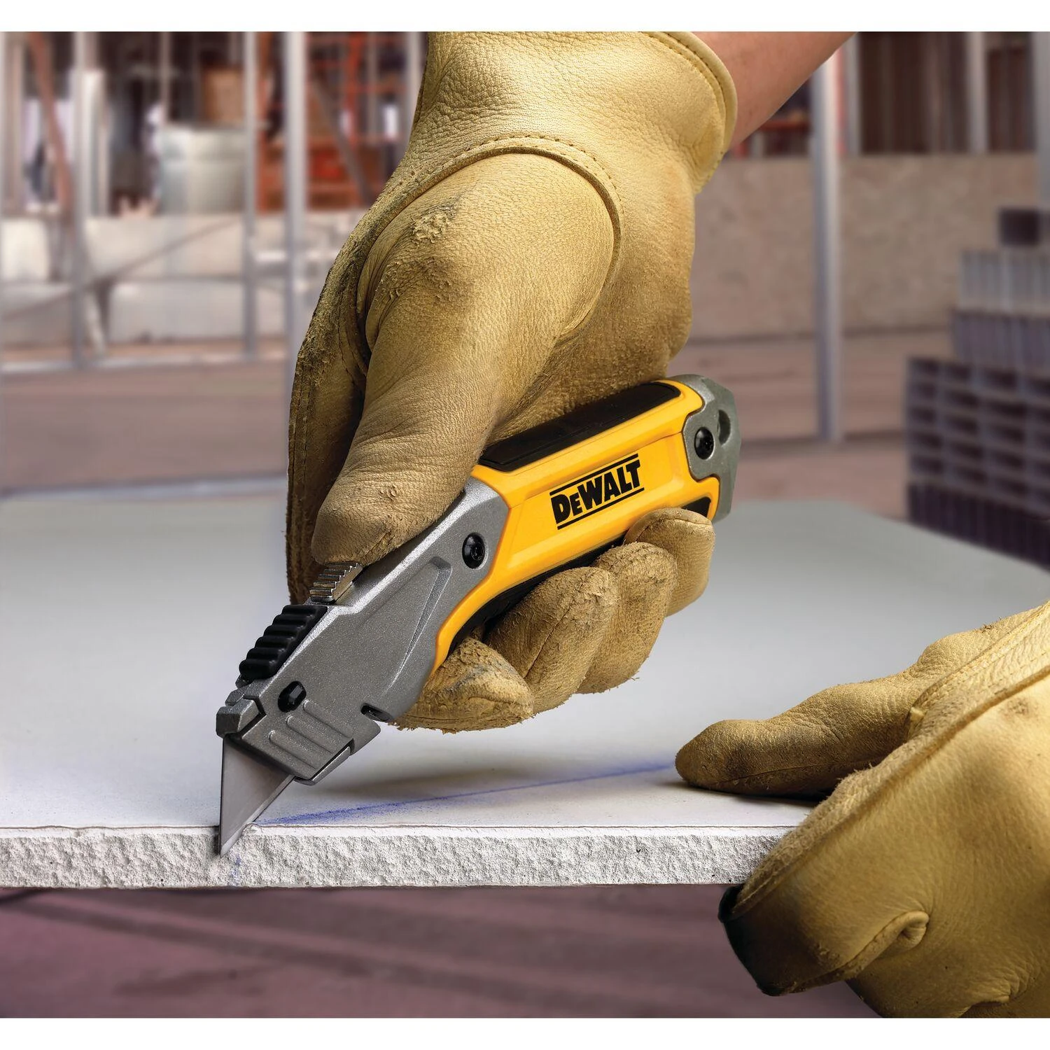 Peilis keičiamais ašmenimis DeWalt DWHT10046
