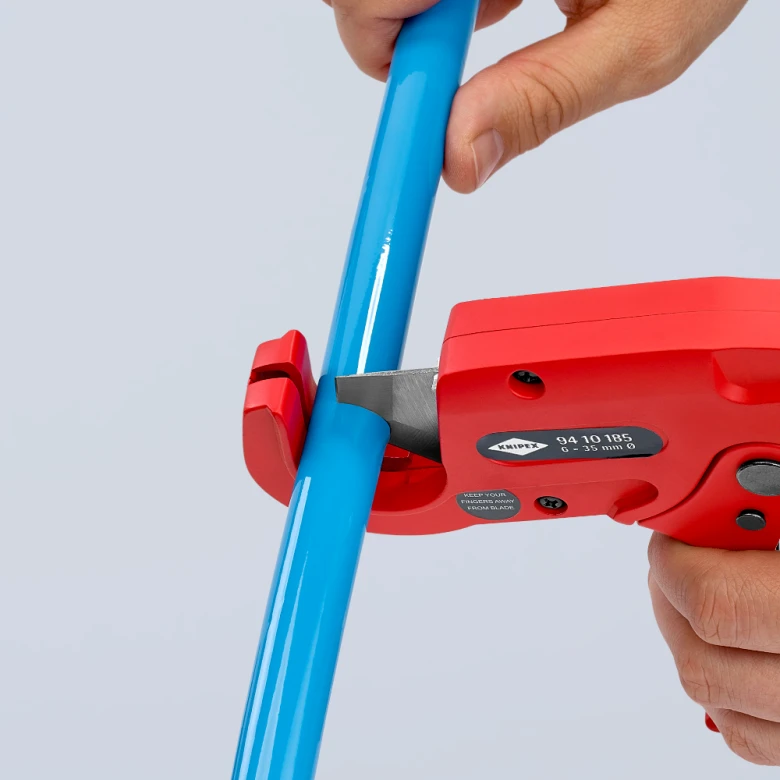 Plastikinių vamzdžių kirpimo įrankis KNIPEX