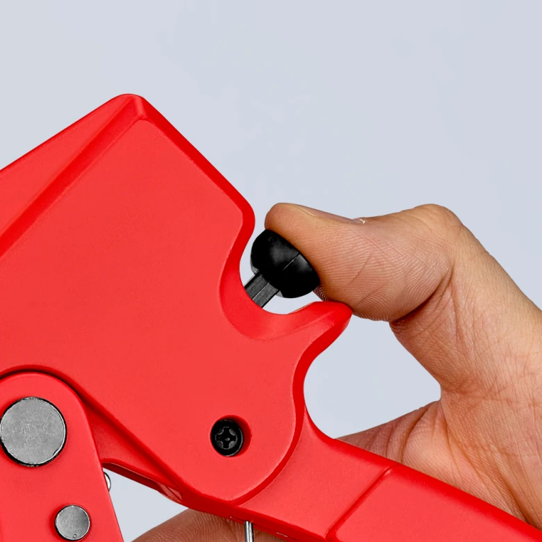Plastikinių vamzdžių kirpimo įrankis KNIPEX