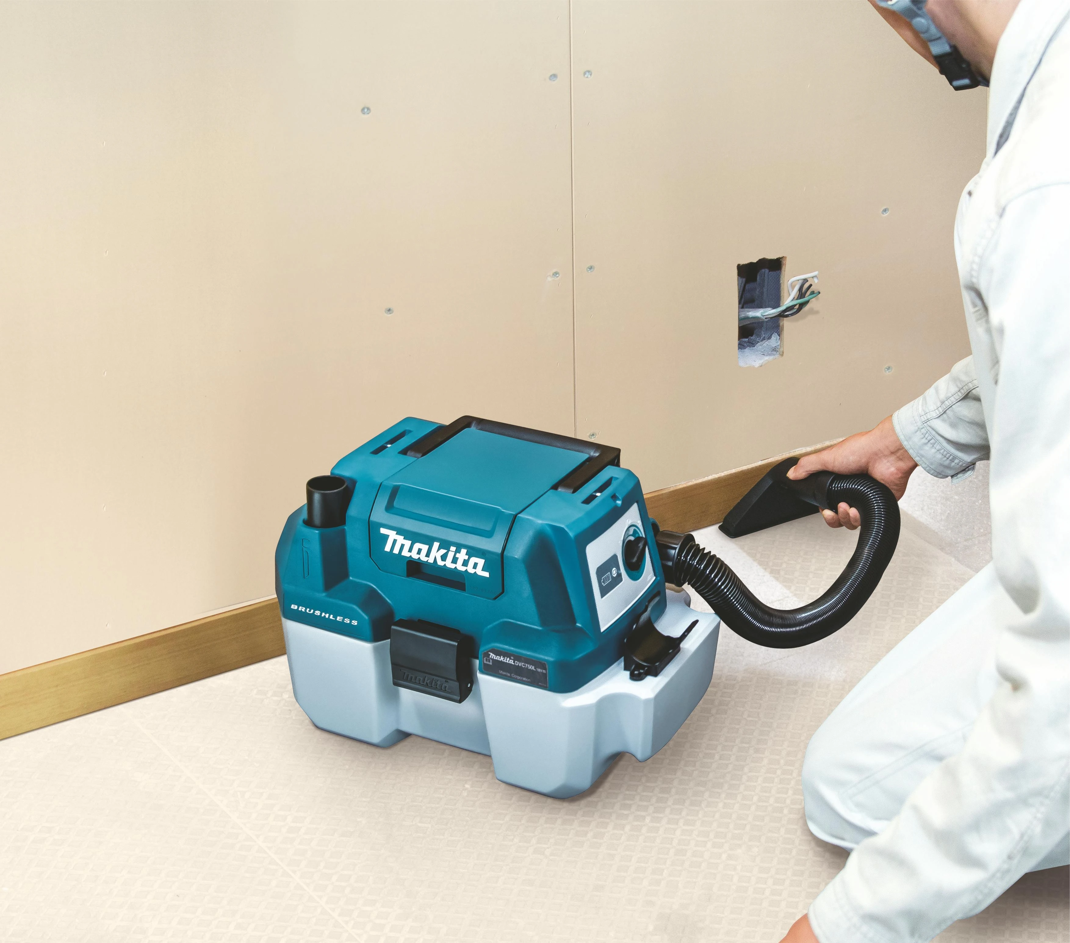 Makita DVC750LZX1 dulkių siurblys (be akumuliatorių ir kroviklio)