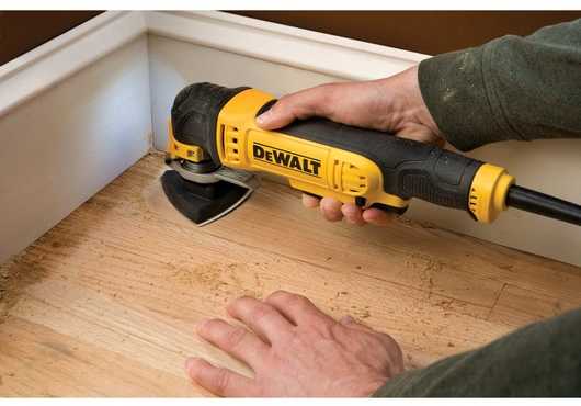 šlifavimo popierius tipas DELTA 93x93x93mm su Velcro, 6 skylės, grūdėtumas 80, DeWalt [DT3092-QZ] 10 vnt.