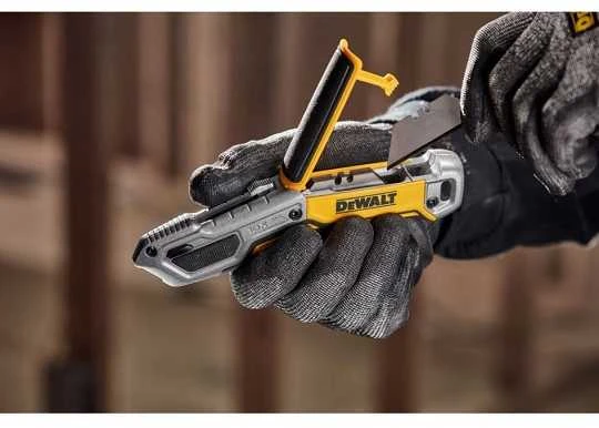 Peilis keičiamais ašmenimis DeWalt DWHT10999-0