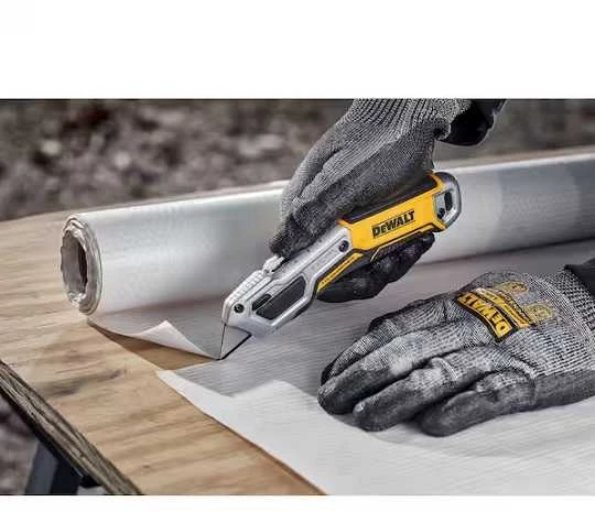 Peilis keičiamais ašmenimis DeWalt DWHT10999-0