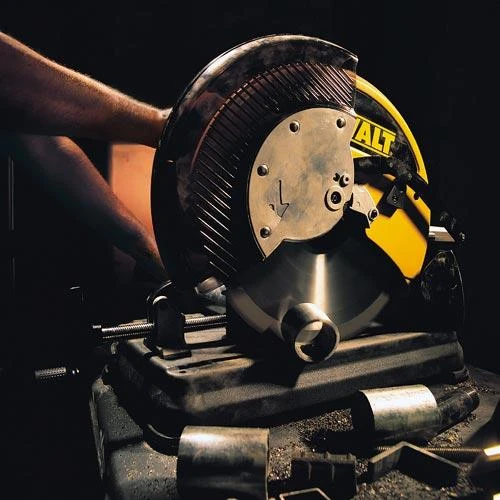 Metalo pjaustyklė DW872 355 mm, DeWalt