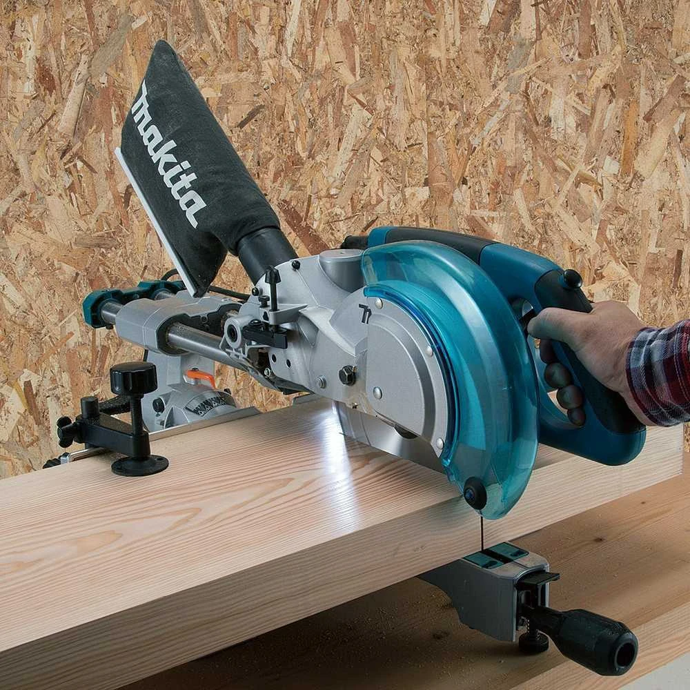 Makita LS0815FLN Pjovimo staklės, 65x305 mm,diskas: 216x30 mm, 1400 W, darbinis šviesos diodas&laserinis žymeklis, 14,1kg