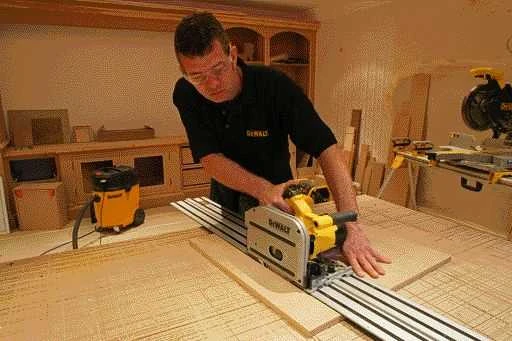 Dewalt Dewa Handkreis. DWS520KT | diskinis pjūklas 1300W +Führungsschiene 1500mm
