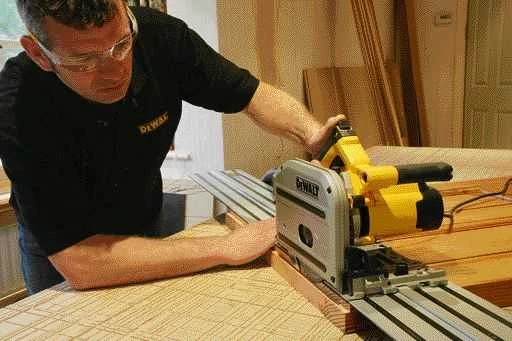 Dewalt Dewa Handkreis. DWS520KT | diskinis pjūklas 1300W +Führungsschiene 1500mm