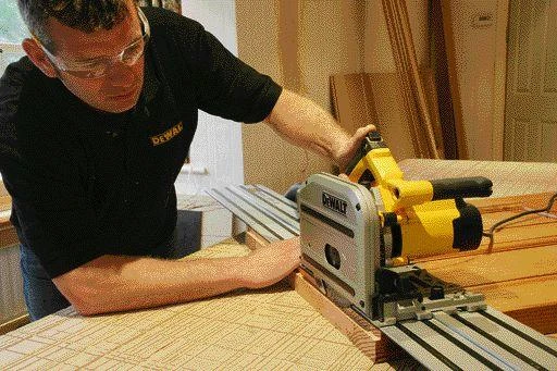 Dewalt elektrinis įleidžiamas pjūklas + kreipiančioji liniuotė, 1,5 m (‎DWS520KTR-QS)