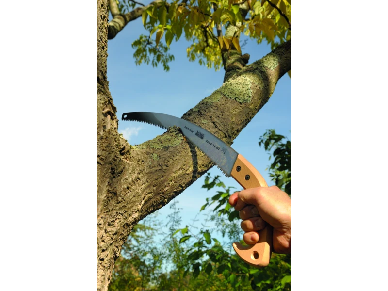 Bahco Lenkta geležtė, tvirta, patogi rankena. Negrūdinti dantys. Geležtės ilgis 360 mm. PERKAMAS MODELIS!