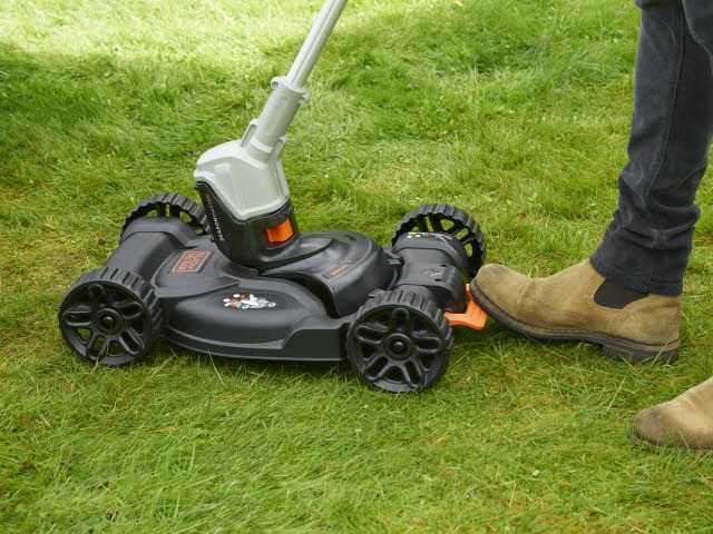 Black & Decker Juodas & Decker Priedas žolės pjovimui Juodas & Decker CM100-XJ