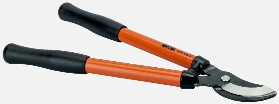 Bahco TRADITION serijos profesionalios šakų žirklės prasilenkiančiais ašmenimis. Guminiai amortizatoriai.L 450 mm. Kerpa iki 40 mm šakas. Yra keičiamų dalių