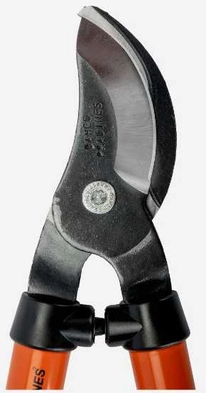 Bahco TRADITION serijos profesionalios šakų žirklės prasilenkiančiais ašmenimis. Guminiai amortizatoriai.L 450 mm. Kerpa iki 40 mm šakas. Yra keičiamų dalių