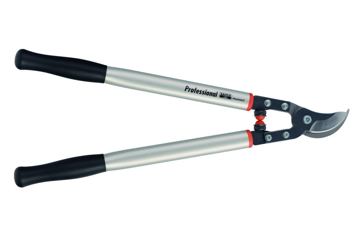 Bahco Profesionalios SUPER LIGHT serijos šakų žirklės specialia pjovimo galvos forma pritaikytos vaismedžiams ir medžiams genėti. Bendras ilgis 600 mm. Kerpa 45 mm.