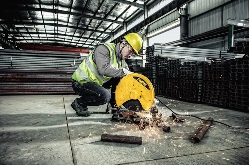 DEWALT metalo pjovimo staklės D28710V 2200W 355mm