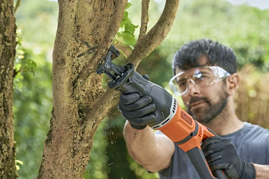 Black & Decker Juodas & Decker Tiesinis pjūklas Juodas & Decker BES301-QS; 750 W