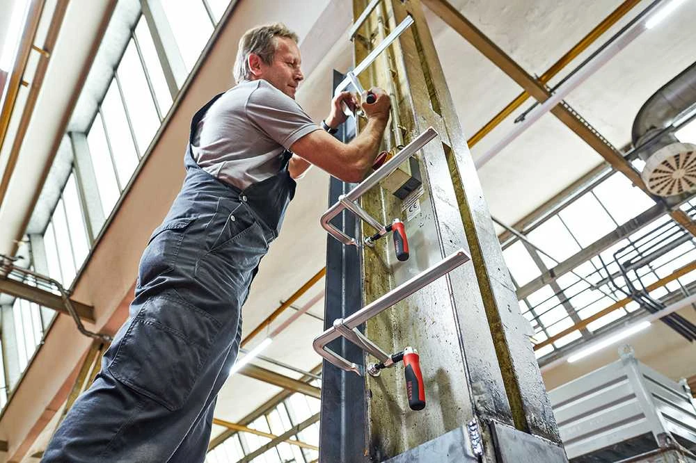 Spaustuvai su užlenkiama rankena BESSEY GZ40-12KG