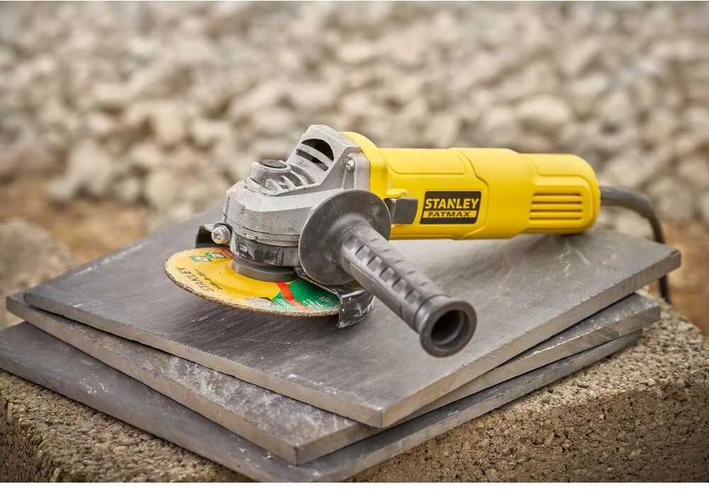 STANLEY KAMPINIS ŠLIFUOKLIS 600W FMEG615 115mm