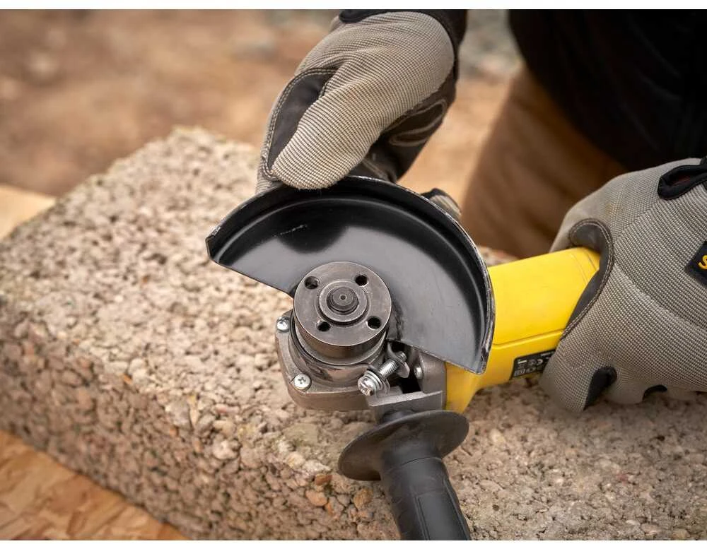 STANLEY KAMPINIS ŠLIFUOKLIS 600W FMEG615 115mm