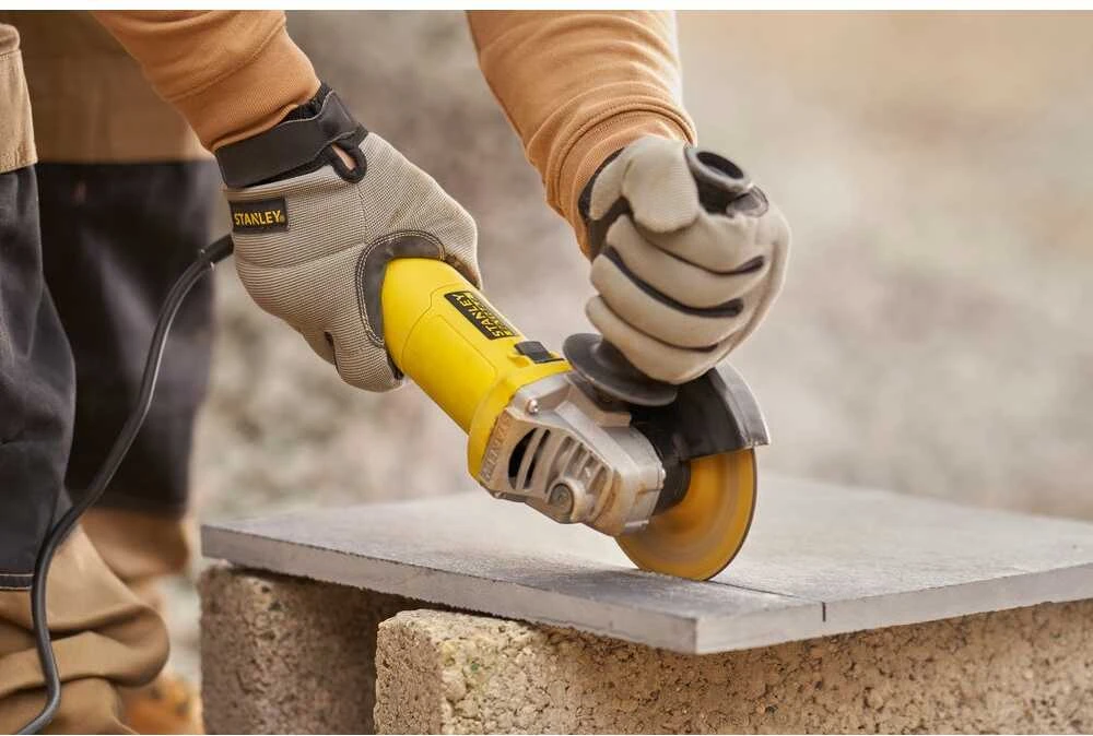 STANLEY KAMPINIS ŠLIFUOKLIS 600W FMEG615 115mm